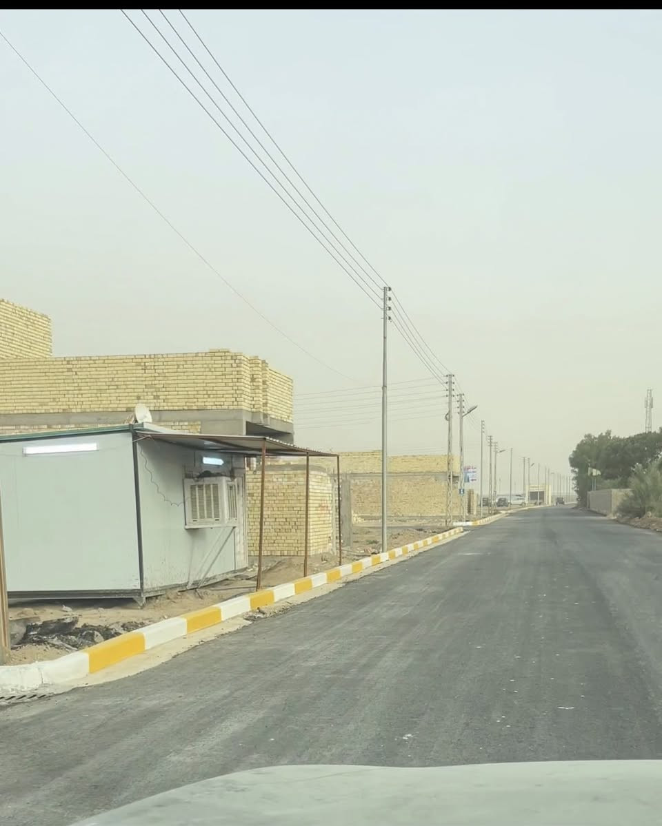 قطعه ارض للبيع. زراعي سند 25 تحويل واقرار محكمه 
مساحه. 100 متر. واجهيه 6 متر وربع. نزال 16 متر. 

(سعر القطعه 20 مليون.) بيها مجال بسيط للشراي  

منطقه الكرغوليه النموذجيه منطقه كامله الخدمات.   

ماء  كهرباء. تبليط. مجاري. ارصفه.  شوارع. فرعيه 10 متر.

من تعبر الجسر الاخضر تاخذ على يسار شارع السايد الواحد 

عل سده. تبعد عن المشتل وبغداد الجديده 15 دقيقه 
وتبعد عن الامين  10 دقائق 

الاستفسار ***********
