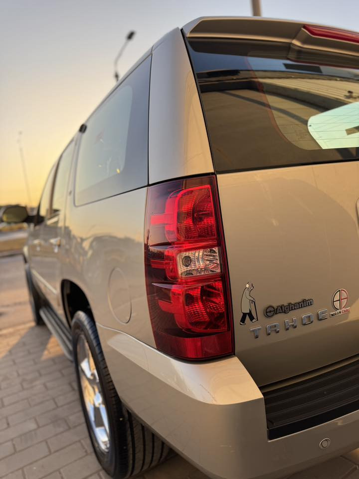 السلام وعليكم تاهو ابتر للبيع LT /2014 خليجي كفاله عامه وكاله الغانم. بجم مغلف نانو ممشى السياره 90الف حقيفي. رقم بصره ب اسمي تحويل ثاني يوم. مكاني البصره :رقم الهاتف /***********/. ***********
