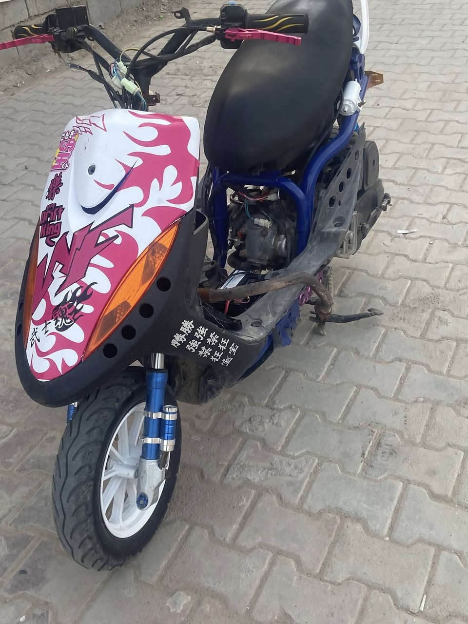 سلام عليكم ماكس عدله للبيع لو مروس عادي الدراجه كله تزويد مكينه 55 وياله
وياله تزويد 
شيال تزويد 
يده مال بيرك تزويد 
دبلات تزويد 
مابه شي ما مزود 
السعر 550وبيهً مجال السفسار التصال عله الرقم ***********
