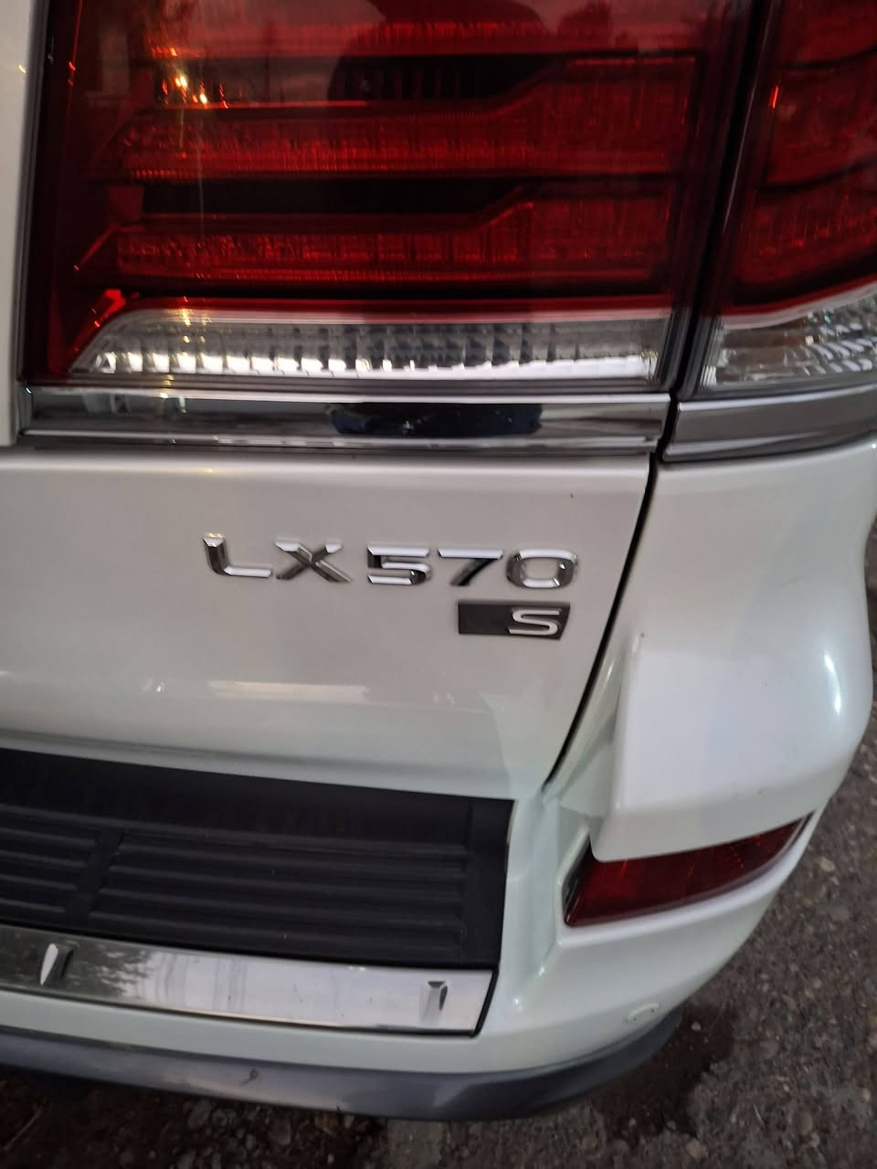 السلام عليكم.... لكزز ٢٠١٤ رقم اربيل باسمي سياره جاهزة ومابيه نقص مكانه بغداد حي القاهرة *********** السونار منشور
