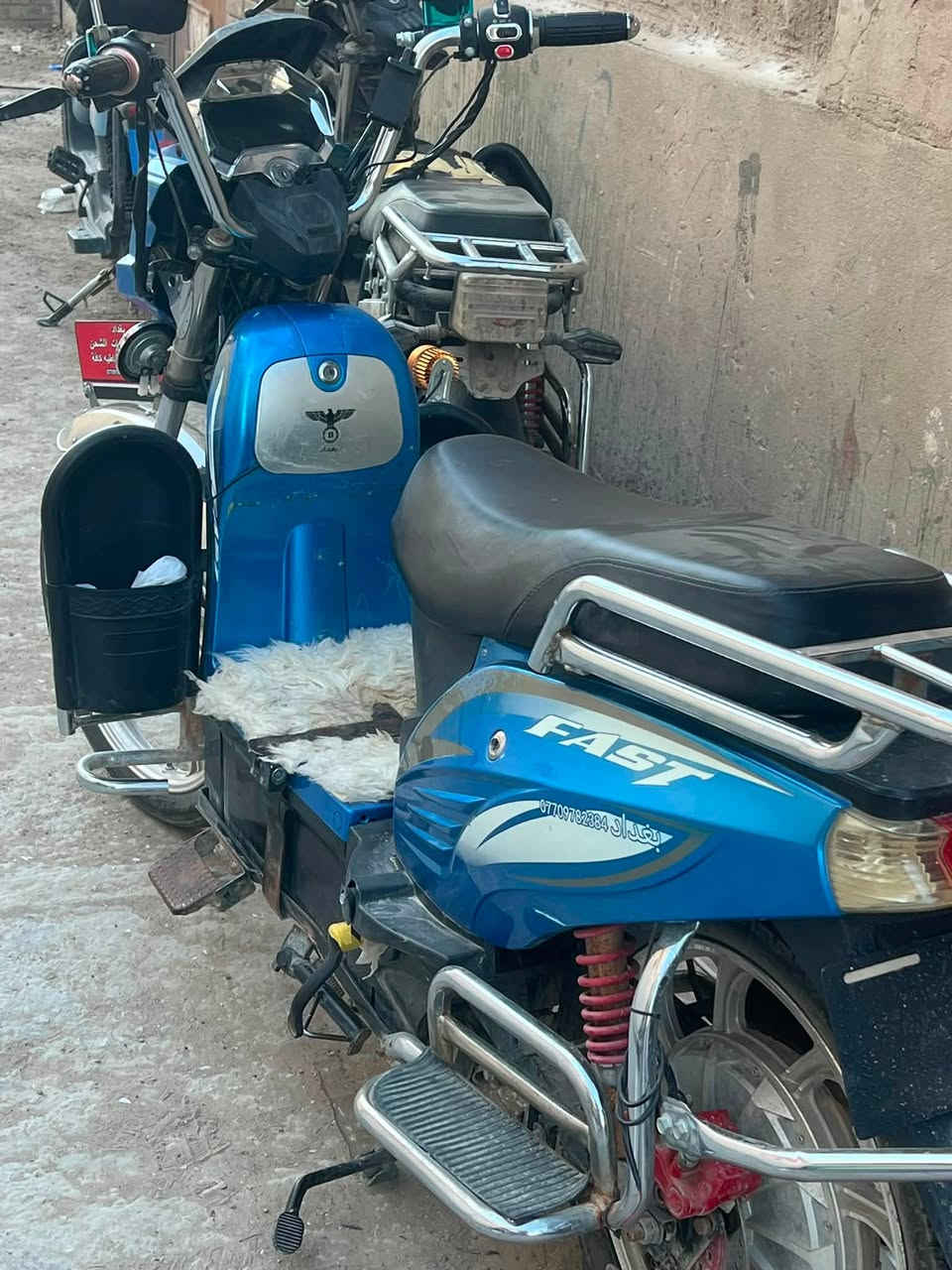السلام عليكم دراجه هارلي للبيع نضيفه كله شغال بطاريات جدد سعر 450 وبي مجال للاستفسار ***********
