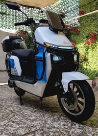 ماشي ٢٥٠٠ • تاير كبير • قفل جديد