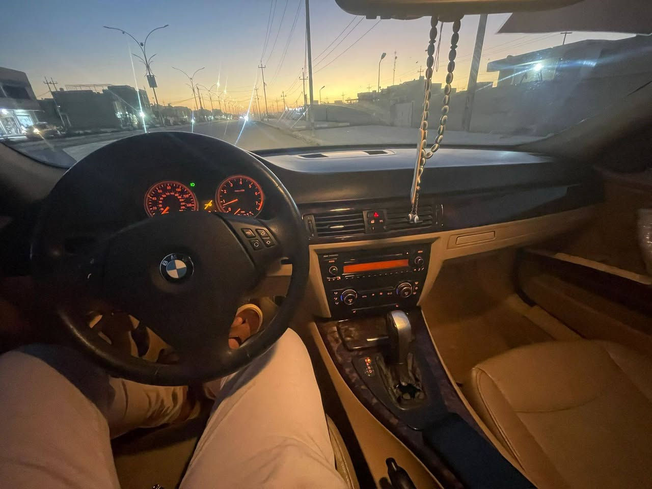 السلام عليكم من رخصت الادمن 
للبيع Bm حجم 328i 
مديل 2007 كفاله عامه رقم بصرا نكليزي تحويل 
حجم المحرك 6 سلندر فول مواصفات
 فتحه مري شفط تحكم ستيرن اشاره ترحيب 
فول 1/1 
تبريد ثلج 
جلد 
سيدي جنجر 6 أقراص 
للاستفسار
***********
***********
