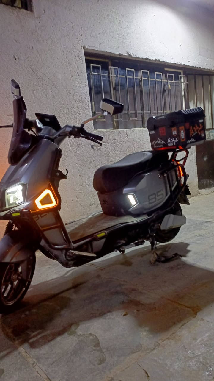 سلام عليكم دراجه شحن الصاعقه للبيع حجم البطاريات 6 موديل 2025سعر مليون 100بيه مجال استفسار ***********
