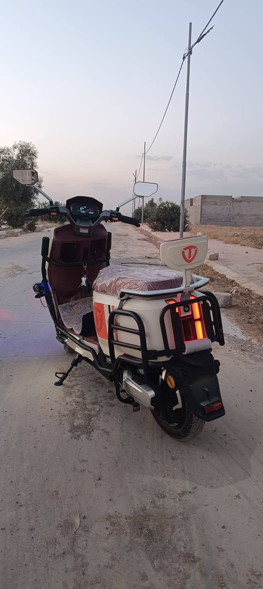 سلام عليكم دراجه ريان وحش الكون مدرع فول كلشي شغال استخدام شهر تقريبآ للبيع اخت الزيرو السعر 1400 وبيها مجال بسيط مليون و400 الف موصل حي التعليم ***********
