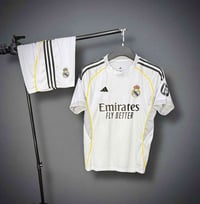 ٢ قطع • ٤ قطع • بلاش