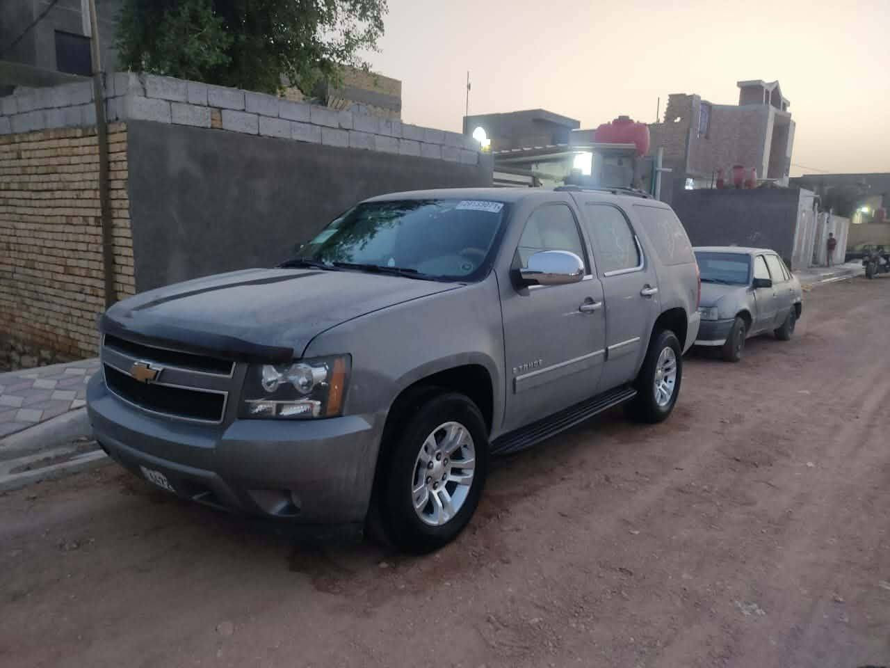 سلام عليكم تاهو خليجي موديل 12 رقم بصره دولي بسمي تحويل ثاني يوم صبغ حزام وربع من القماره اثر جراد سونار مرفوق بلمنشور مكينه كير حداديه شرط السياره فقط عوزهه زوج تاير  سياره جاهز مراوس حسب القناعه السعر 175 وبيهه مجال المكان السماوه الرميثه 
***********
