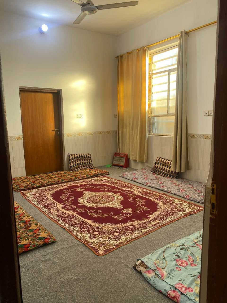 السلام عليكم بيت طابقين للبيع طابو زراعي المساحة٢٠٠متر السعر ٥٥ وبي مجال المكان طويريج الرجيبه الفرع المقابيل فرع المركز 
للتواصل :***********
