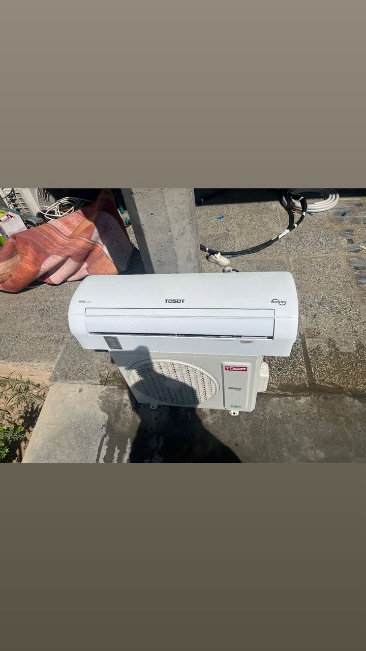 السلام عليكم
سبلت توسوت للبيع 
انفيرتر تحكم بالامبير 
حجم واحد طن 
اصدار ٢٠٢٢ حديث
مستخدم قليل
نضيف بلادي مابي اي مشكلة 
تدفئة تبريد
غاز مقفول 
تاخذة كبل تشد جاهز 
ملحقاتة كاملة 
السعر ٣٨٠ الف 
مكاني بغداد 
عندي خدمة توصيل داخل بغداد 
*********** رقم
