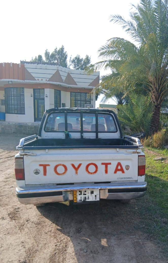 تيوتا موديل 2001 رقم اربيل دولي سنويه لل2030 سنويه بأسمي داخل احمر GL مكفوله كير محرك اكسل مكان شهربان 
مكلف بلنشر. ***********
