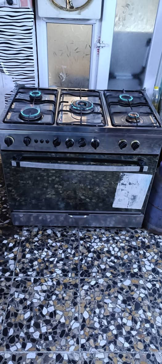 السلام عليكم
طباخ مصري خمس عيون كله شغال السعر 125 العنوان بغداد مدينه الصدر

موبايل ***********
