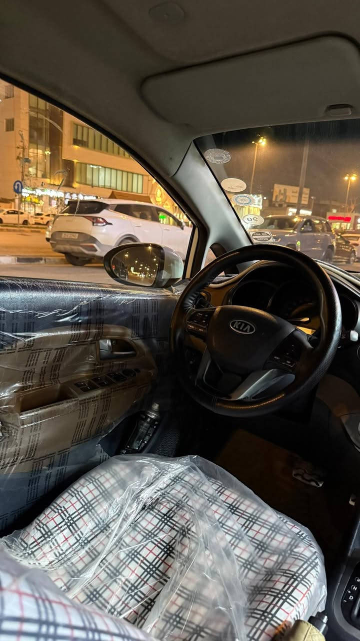 كيه ريوو مديل 13 اربيل دولي مكفوله من الضربه  جاهز من تبريد ثلج وتخم تاير وحداديه كير مكينه خير من الله سياره بلاديه فقط جراد قليل بالقماره السعر
 95وبيه مجال مكاني نجف الشراي يتصل *********** محرك 1600 خطرتين
