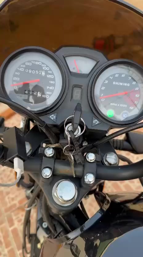 دراجة شاينك موديل ٢٠٢٣ طالعة بنهاية ٢٥ رقم وسنوية بأسمي رقمها قادسية دراجة خير من الله ما عوزها برغي والفديوات والصور توضح نضافتها ونعومتها سعرها بمليون و٧٠٠ وبيها مجال للناس الطيبة مكاني ديوانية وهذا رقمي *********** والشراي يدلل علينا هلا بي
