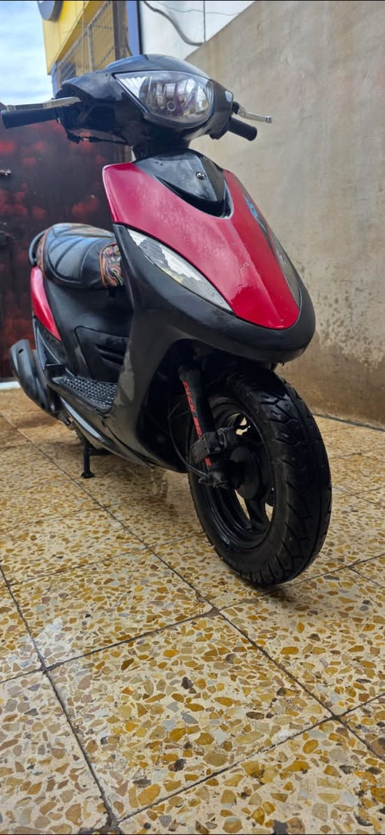 سلام عليكم ماكس عدله دراجه بلاديه منل طول لطول بس سلفه مبدل ٥٥ولباقي كله بلادي لون مميز سعره ٧٥٠وبيه مجال قليل رقم ***********.  او ***********
