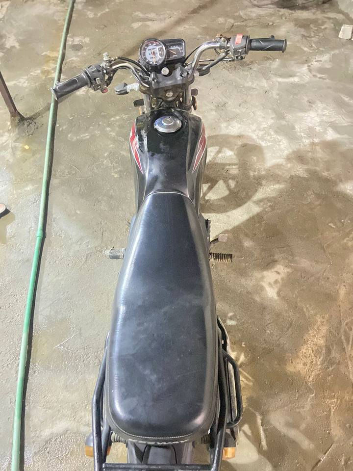 للبيع دراجة نارية كي واي (KYMCO)
الحالة: ممتازة / جيدة جدًا
الاستخدام: خفيفة ونظيفة
المحرك: قوي وموفر للوقود
الصيانة: منتظمة
الأوراق: كاملة وجاهزة
مناسبة للتنقل اليومي وسهلة القيادة.
السعر: مناسب وقابل للتفاوض
📞 للتواصل: ***********
📍 الموقع: كرمه عليي البصرة, العراق
