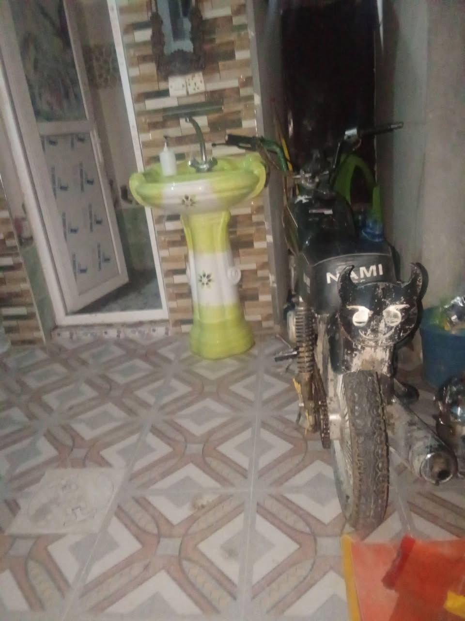 درجة للبيع نوع تايجر اربعه كير درجه 2018 السعر 250 وبيها مجال ناقصها بريك بيها تبخير التواصل الرقم ***********
