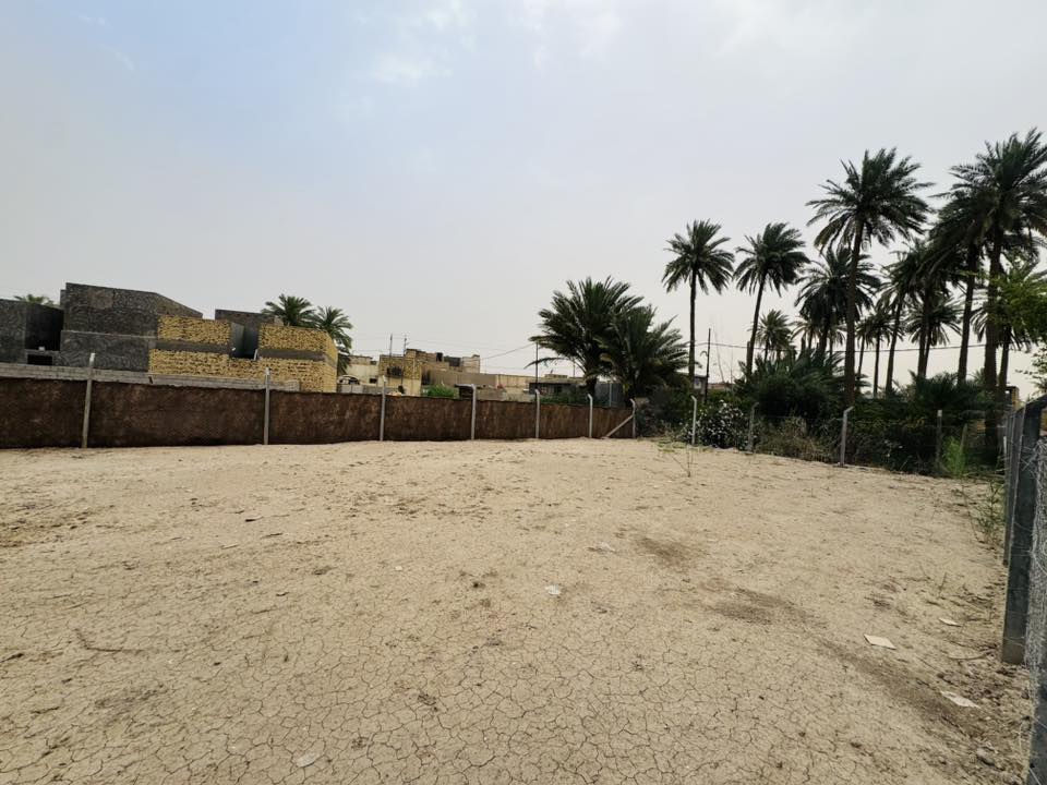 السلام عليكم ارض مساحه 550 متر طابو سند 25 
بابل الكفل شارع الاطباء ترهم مجمع طبي اومجتملات 
او كلشي 
كافه الخدمات متوفره 
ماء كهرباء تبليط
مسيجه
السعر 50 وبي مجال استفسار 
***********
