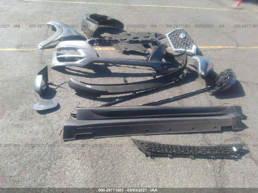 السلام عليكم .توسان لون نفطي اربيل وارد امريكي كلين تايتل حادثها سرقة موضح بالصور المرفقة السعر 205 مواصفاتها se ماشية 27 الف ميل للاتصال بالرقم *********** مكانها بغداد
