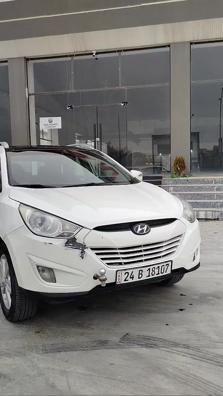 للبيع
سعر 135$ بلااش 
هيونداي توكسان موديل 2011 وارد كوري 
ماشية 325 كيلو متر حقيقي 
محرك 4 سلندر حجم 2000 دوش معمر بشرط 
كير أوتوماتيك شرط المحرك والكير 
رقم دهوگ دولي رقم وهزة وسنويه جديد پأسمي شرط التحويل 
🚫السياره بدون حادث بدون قطره صبغ شرط الفحص ‼️
سياره نظيفة جداً بدون صبغ مال بيت 
مواصفات فول 
بانوراما اشاير بل مري 
مري شفط 
ويل كرووم 
تحكمات ستيرن 
شاشه كبيره 
كامره خلفيه 
سياره جديده وجاهزة من كلشي شرط دينار ما تصرف عليها 
موصل الايسر 
***********
*********** 
ملاحظة الرقم الكورك بيه واتساب 
يوجد بيع وشراء السيارات المتضررة والجديدة داخل هذه الصفحه ✅
