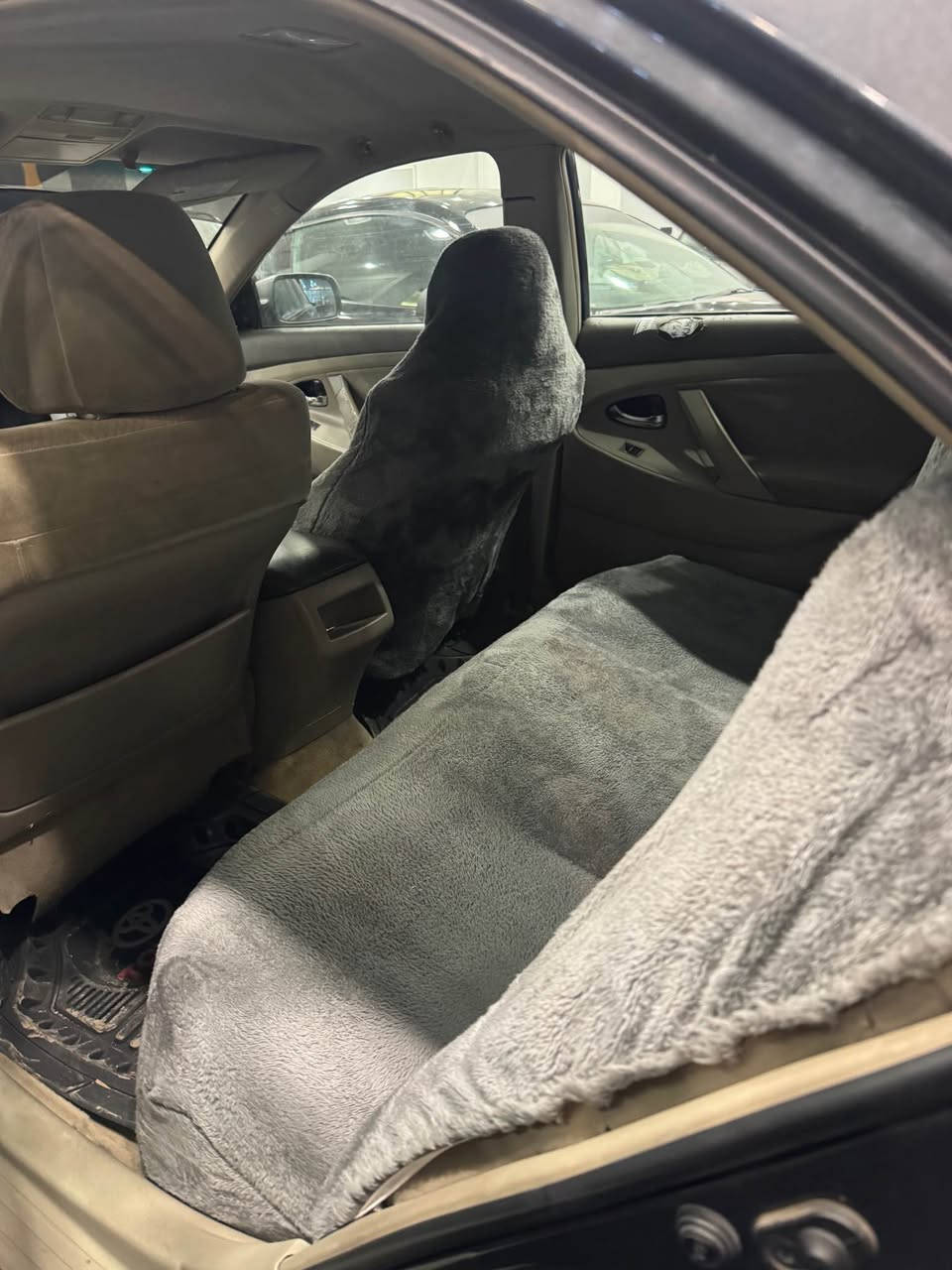 كامري موديل ٢٠١٠ 
سيارة ٣ قتعة صبغ كير محرك كهربائيات كل بشرط رقم و سنوي جديد جديد ٧ ورقة عليه غرامة نزل سعر سعر ٩٠ ورقة وشوية مجال مكان دهوك سيارة فقط بيع 
*********** دهوك, العراق
