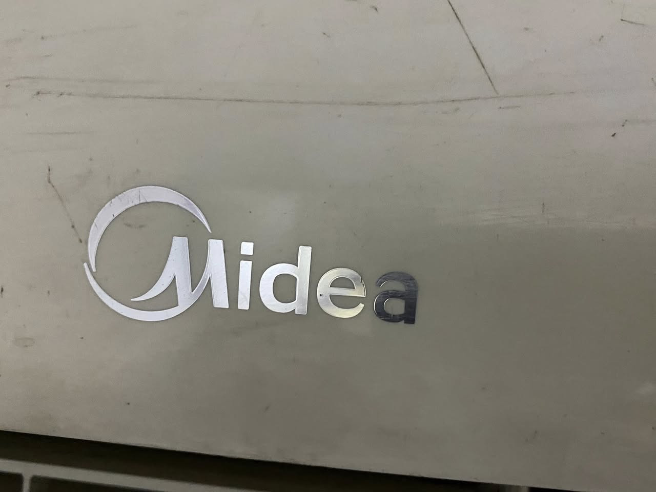 السلام عليكم من رخصتكم سبالت 2 للبيع  واحد طن بيكو و 2 طن وربع الميديا المكان بغداد الرصافه رقم ***********
