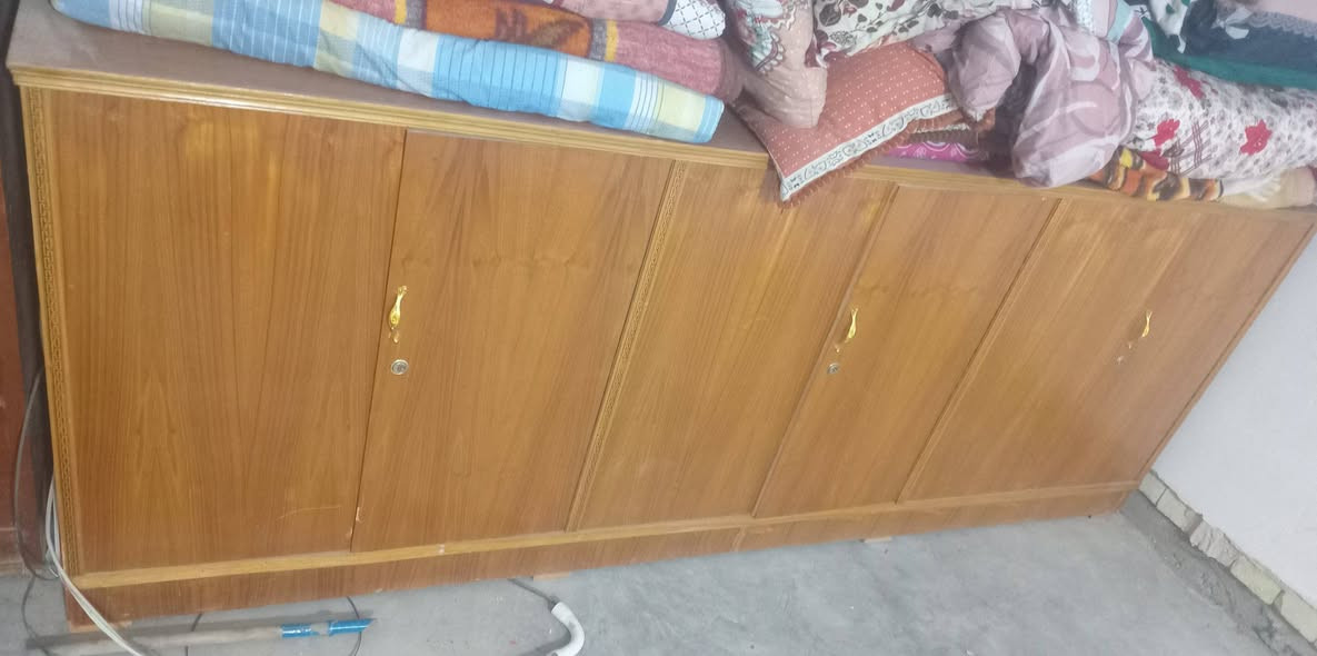 بوفية وشفاطة ثدي الام 
للبيع مكاني قريب على بسماية
