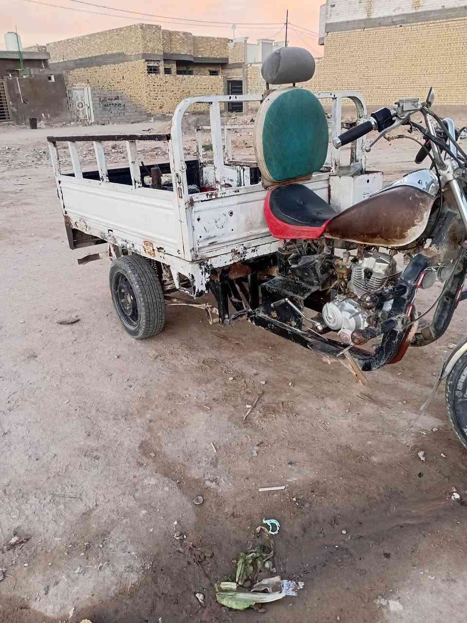 سلام عليكم ستوته اوراق للبيع مكاني نجف شارع مطار قرب قريه الغدير عامود ٣٢١ اتصال ***********
