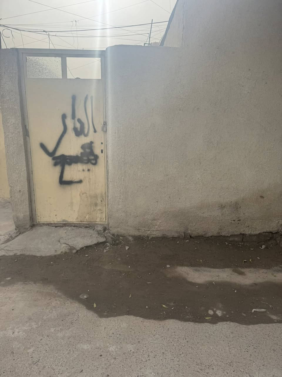 بيت لبيع تجاوز صالة وغرفة ومطبخ وحمام خدمات كامله حي التراث مال البياع قريب على تقاطع الربيعي 80 متر سعره 17 وبي مجال


**إذا كنت صاحب هذا الإعلان وتريد حذفه لأي سبب، رجاءا أرسل رسالة إلى الدعم الفني**