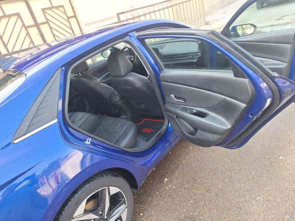 النترا 2023 وارد امريكي
فول مواصفات للاخير 1/1
ماشيه 60 الف
مكينة 2000  دوش 
بصمه 
فتحه سقف
حساس امامي خلفي 
5 ويل كب 
سيارة جديده
السعر 155
مكاني البلديات للتواصل رقم الهاتف ***********
