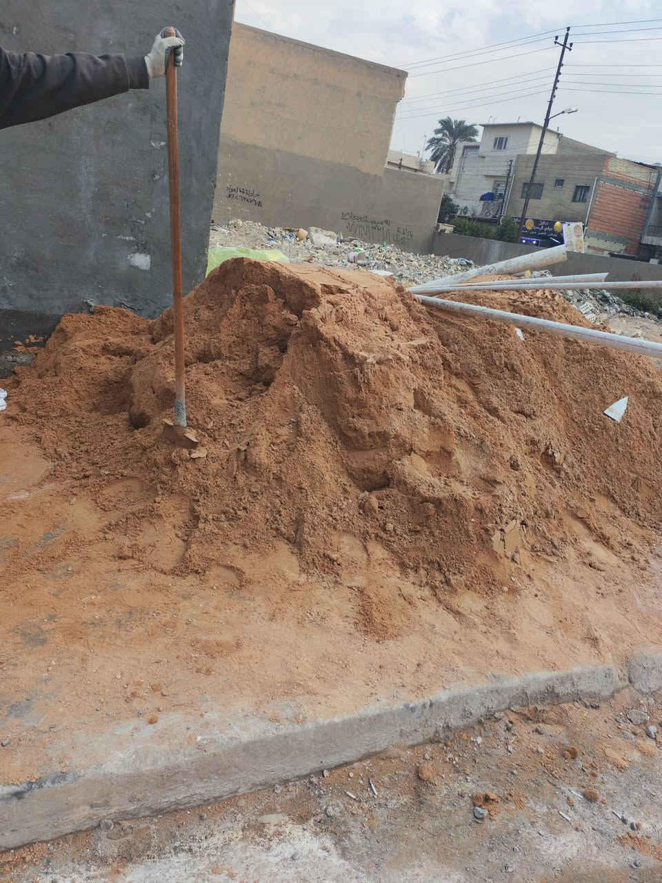 سلام عليكم تصعيد كافة مواد على ظهر شتاكير وزميج وتصعيد مواد رمل  اي شي تنكير تفليش  بيوت تنضيف بيوت من انقاض تحويلة مال بيت تحميل حاويات . بكاني بغداد شعلةالي يحب او وتساب يتصل*********** وبل خدمة
