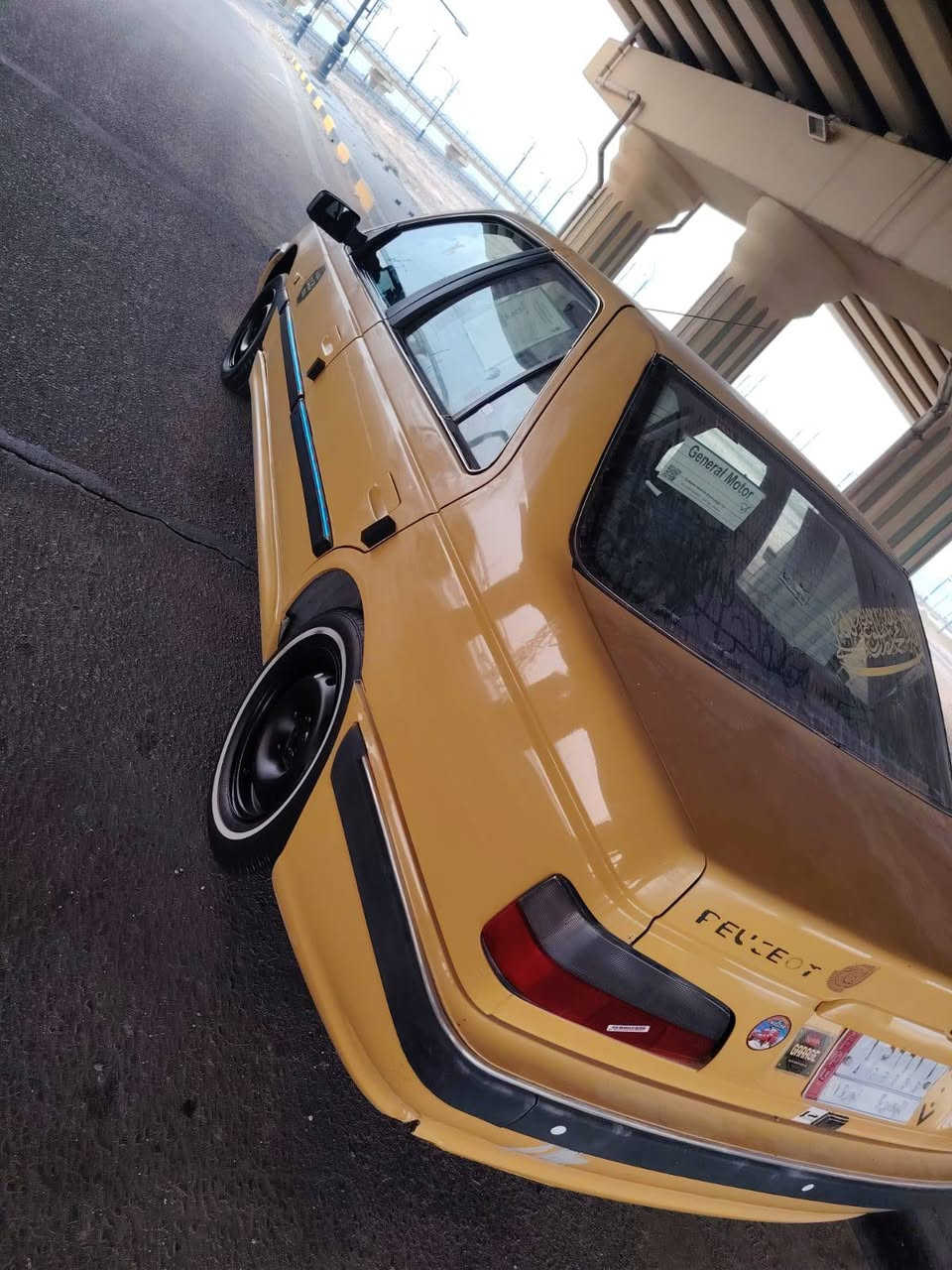 بيجو بارص 2015بصره
سنويه لل27 مشروع وطني
مكينه كير حداديه تخم تاير ابو الخطه 
تبريد كهربائيات لايت زنون
 لاضربه ولا تبديل السياره بيه بدايت جراد بصيط او تعمير اخياسات شي بصييط كلش السياره داخل حلو اوجديد 
امصفره غرامات
تبريد ثلج.
السعر 43او بيه مجال بصيط العنوان بصره 
 للاتصال *********** بيه واتساب
