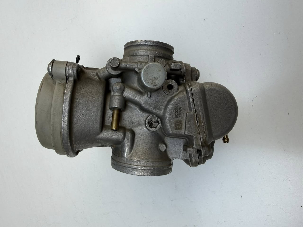 السلام عليكم
متوفر 
كلج بولسر 150 تفصيخ
دشالي امامي خلفي زنجيل  تفصيخ 
كابريتر  تفصيخ 
مجمع اناره امامي مع لايت بلادي
بلكات جدد زوج
قمجي بانزين جديد
قمجي كلج عدد 2 تفصيخ

بولسر 200 
واير كيلو متر جديد
بنزات كلج تخم جديد 

قيم واخذ 
مكاني بغداد 
***********
