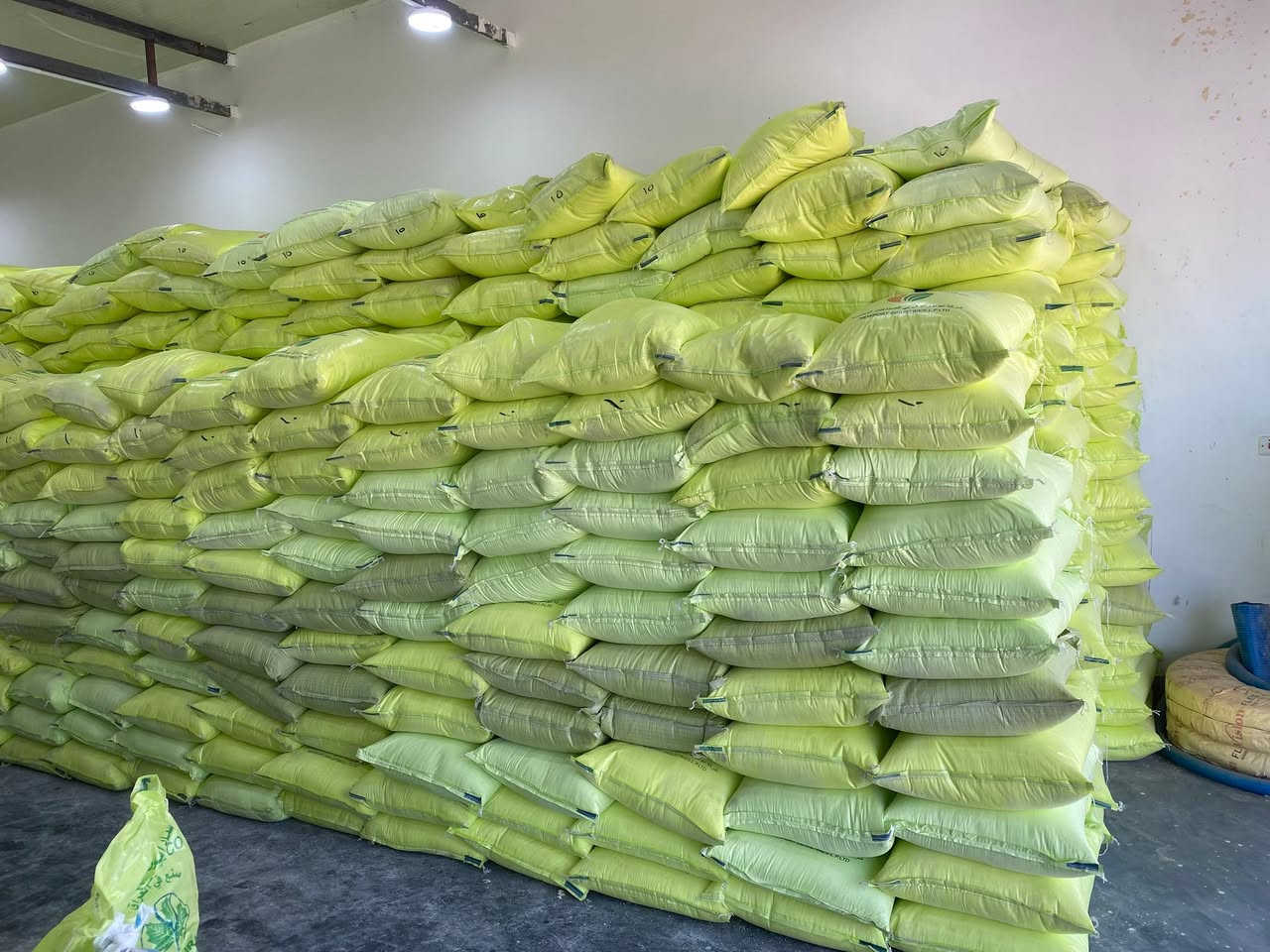 السلام عليكم 

متوفر يوريا عراقي معمل البصره جديد 

اسعار تنافسيه و مناسبه جداً

السعر 790.000الف للطن الواحد 

العنوان الانبار الرمادي بالقرب من محافضه الانبار 
للاستفسار الاتصال ***********

