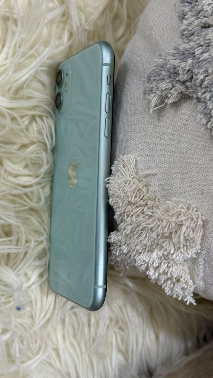 السلام عليكم ايفون 11 عادي بطاريه 72 ذاكرة 128 جهاز ع وضع البلاد مراوس فقط بأيفون حتى لو انطي فرق 
*********** مكاني بيجي
