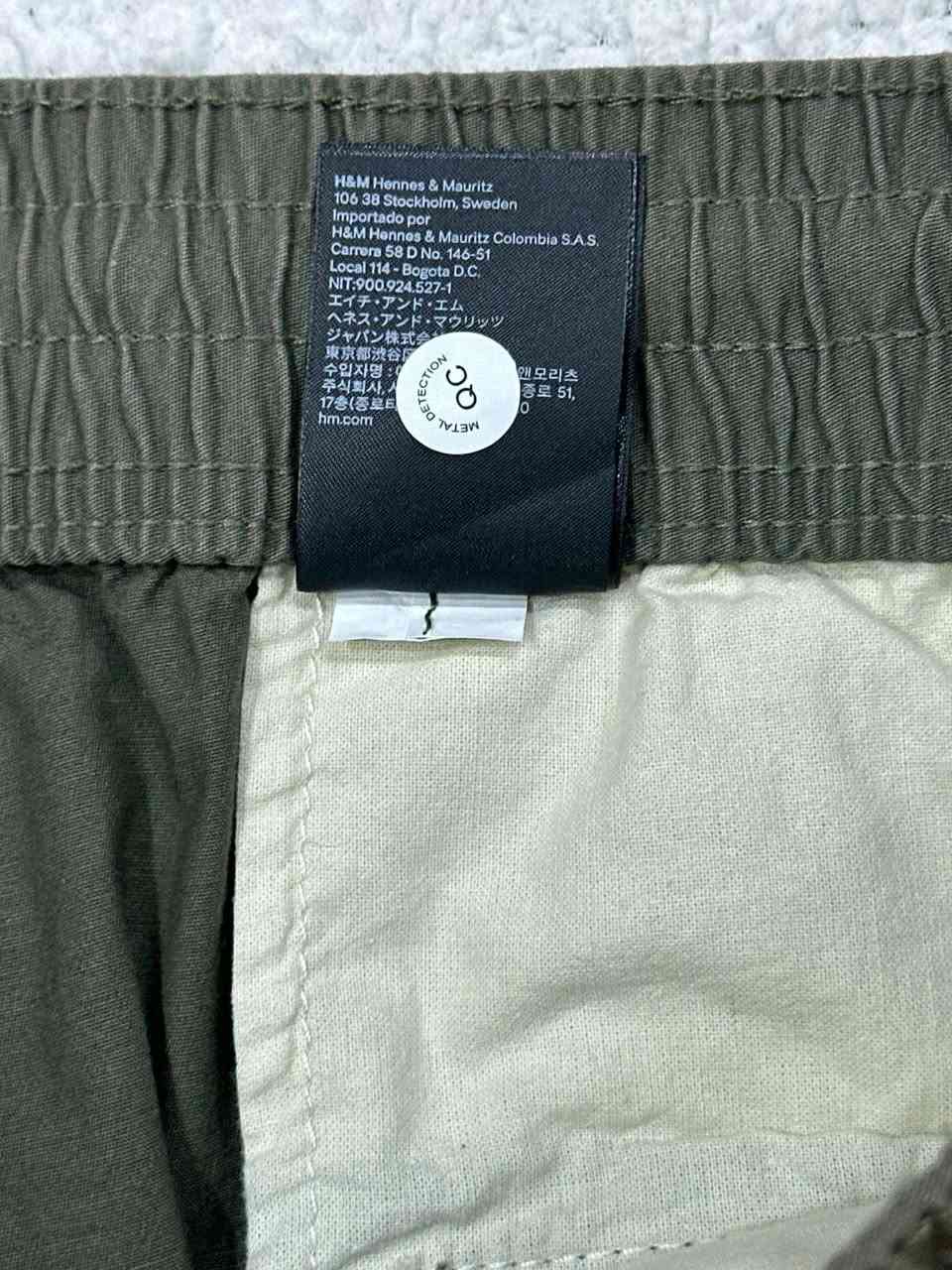 بنطرون H&M
ليكرا 
قياس L يلبس 36
الطول 105
جديد مامستخدم 
السعر 35


**إذا كنت صاحب هذا الإعلان وتريد حذفه لأي سبب، رجاءا أرسل رسالة إلى الدعم الفني**