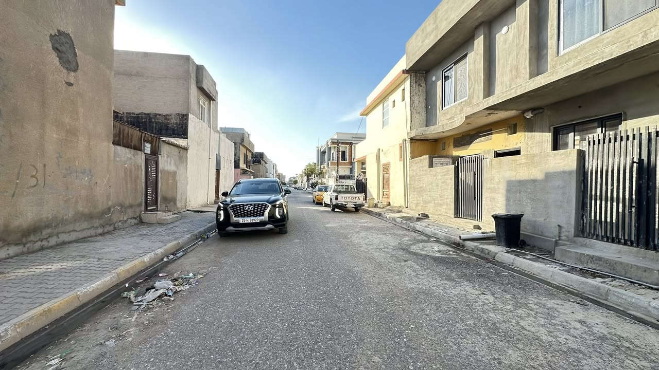 قطعة ترض واجهتين على فرعين  - حي الخضراء - قرب اسواق ابو اروى 

طابو صرف - بأسم شخص واحد

المساحة 200 م تباع مناصفة  كل 100 متر واجهة 10

قطعة مميزة جدا  

الـِبــٌرجـــــس لَـلــعـقـار
خبرة تحمي استثمارك العقاري – منذ عام 2004

العنوان📍 كركوك – حي الواسطي
قرب عيادة دكتورة سلوى البياتي

📞 ***********

موقع المكتب 👇
‏https://maps.google.com/?q=35.419258,44.343327

نستقبل عروضكم السكنية والتجارية في جميع مناطق محافظة كركوك

‎رابط الگروب الخاص بمكتبنا 
‏https://www.facebook.com/groups/1485688405145852/?ref=share_group_link
