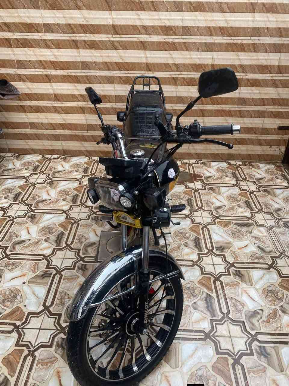 السلام عليكم ماطور للبيع مرقم كاتي نوع سيفان 2025سعر مليون و300
دراجه كد روحه وجيه ما طالعه هواي اخذتها زيرو من الشركة طلعتها
ماطور جاهز من كل النواحي ومابي اي عطل
كله جديد للاستفسار 
/*********** / وبي واتساب***********
