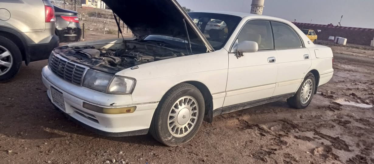 سيارة بطه كفاله بسمي لون ابيض فصل حداديه جديده تخم تاير جديد  تبريد ثلج لايت زنون ما ناقصه برقي السعر 65 او بيه مجال اليحب ينتصل ع رقمي ***********
