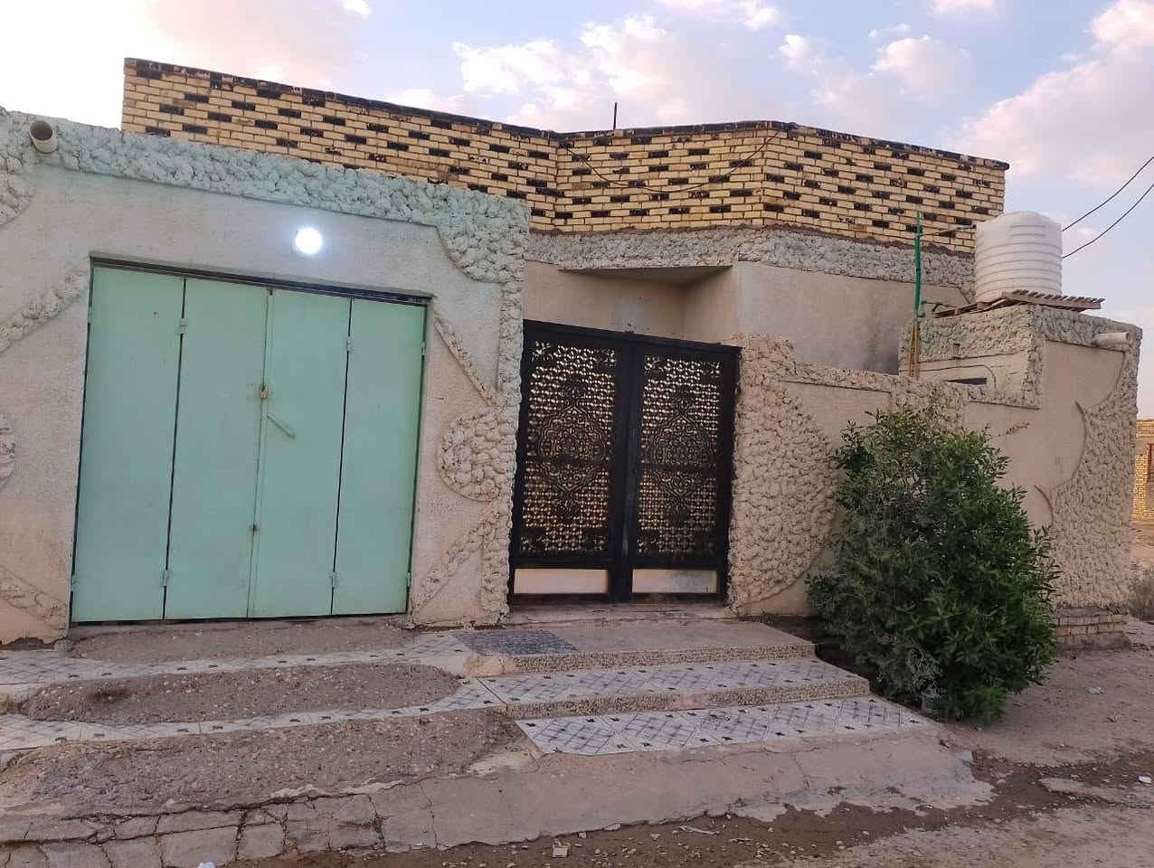 بيت للبيع + محل عنوان طريق ناصريه سوق مساحه ٢٠٠ متر زراعي ستفسار. علق ب تم وتصل واتساب***********
