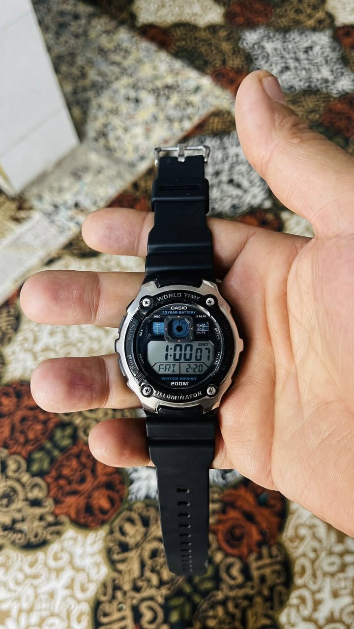 السلام عليكم هذني ساعات مراوس او بيع عنواني بغداد***********
