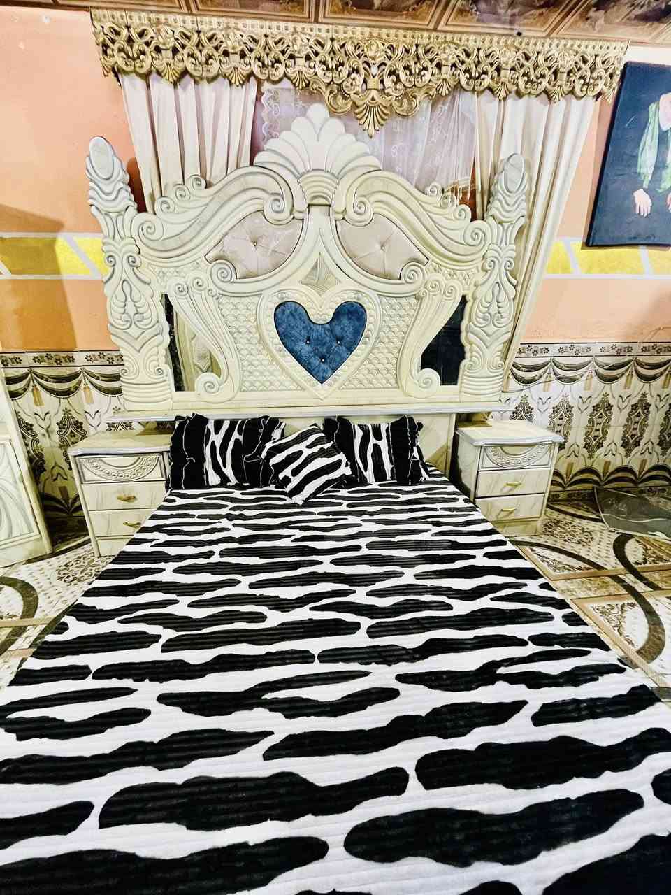 غرفه عراقيه تسكام  مشترينه مليونين ونص نريده مليون وربع غرفه ضخمه كلش رجآ مو شراي لا يتصل ***********
