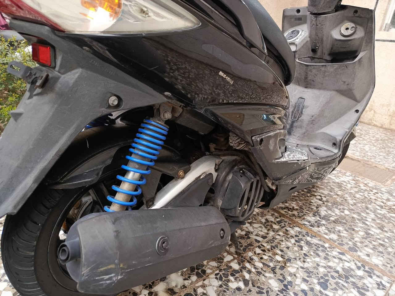 دراجة سكنس فحل محرك ناعم كهربائيات كلها كاملة كفراتها ختم واحد ديشبول شغال دراجة نكرة سلف وهندر  كل نقص ما بيها شلعة ومعدل تخبل قفل جنطة استيرن  سعرها 575 بيها مجال بسيط مكاني الشعلة ***********
