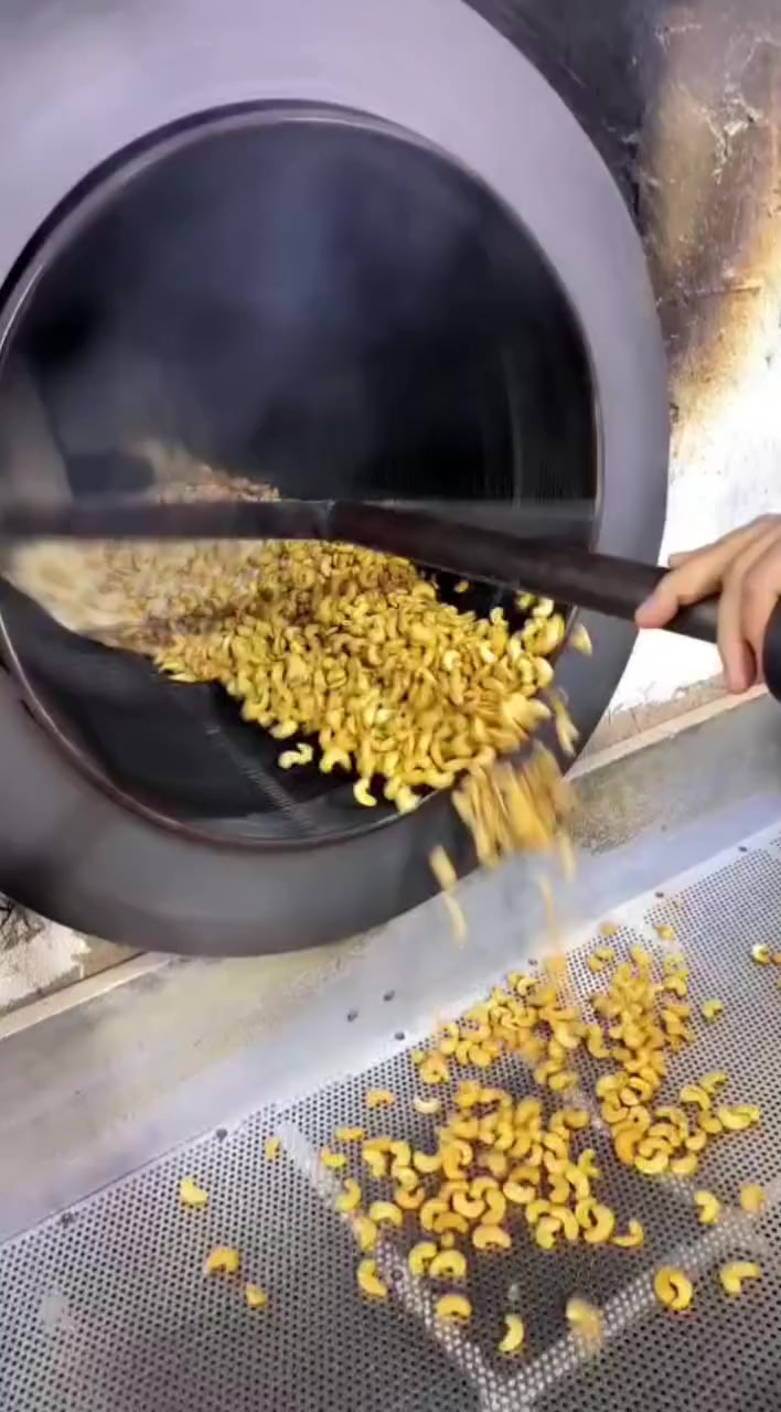 تحميص الكازو على الطريقة الموصلية 
😉😉😉
عنوان المحل ....
موصل حي المثنى ..مقابل مستشفى صحة المراة .. مجاور مشتل المثنى🌏🌏🌏🌏
توصيل داخل الموصل🏍🏍🏍
توصيل محافظات🚗🚗🚗🚗
للتواصل على الارقام التالية 🚗***********.       
*********** ☎️☎️☎️
***********☎️☎️☎️              . واتساب☎️☎️☎️ #ترند #إكسبلور #فولو #العراق #موصل #اربيل #بغداد #دهوك #تين #البصرة #كربلاء   #النجف #البصرة  #حلاوة_الموصل #ديالى #الناصرية  #ذي_قار #حلويات  #الكويت  #البحرين  #السعودية  #قطر
