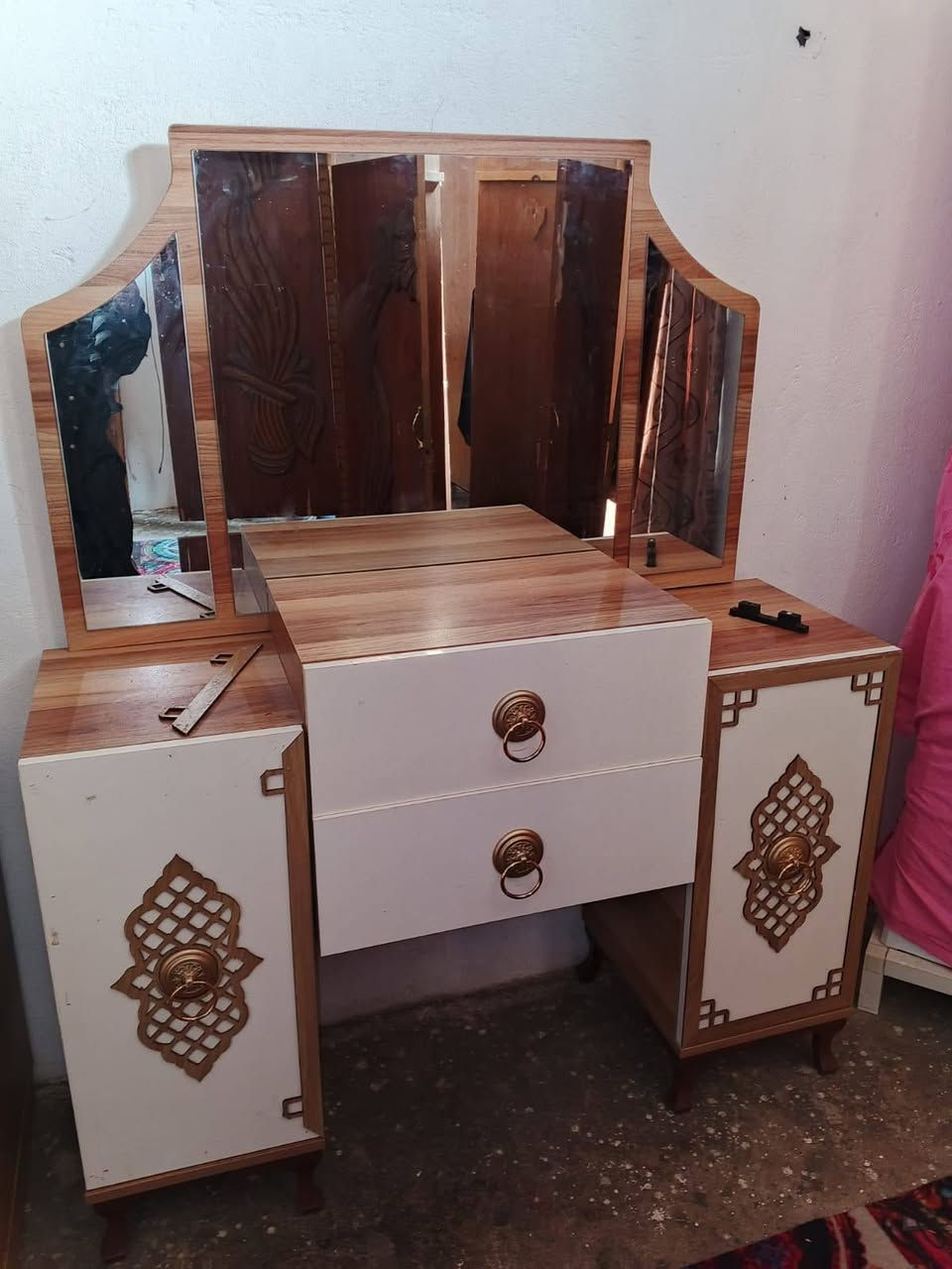 غرفه تركيه نظيفه وجديده العنوان العزيزيه منطقة سراي مقابل مجمع بيت كعيد الاستفسار ***********/*/*********** وشعدكم غرفه نوم تركيه عراقيه نشتري جميع الاثاث المستعمل
