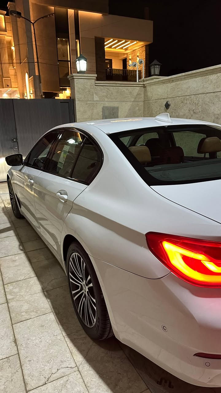 سلام عليكم
Bmw 530i 2020 وكالة العروش خليجي
ماشية 68 الف كيلو متر
فقط الجاملغ الامامي نطخ عندي وبدلته
سياره نظيفه جدا
السعر 290$
موقعها بابل مركز مدينه
***********
