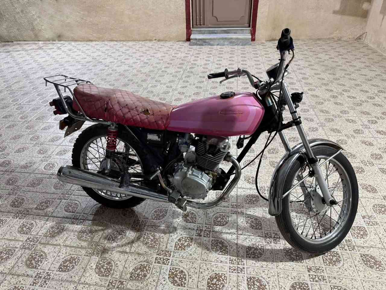 دراجة نارية 🏍️
​الحجم: 125cc
​الموديل: 2019
​ نظيفة
أوراق اصولي مفحوص
للسعر ادخل خاص 
​📞 للتواصل والاستفسار: ***********
