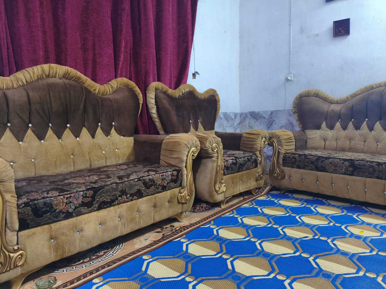 اسلام عليكم تخم ملكي للبيع ١٠ مقعد مابي اي ضرر اسعر ٣٥٠ وبي مجال كربلاء حي العامل يوجد توصيل بلكروه *********** () ***********

