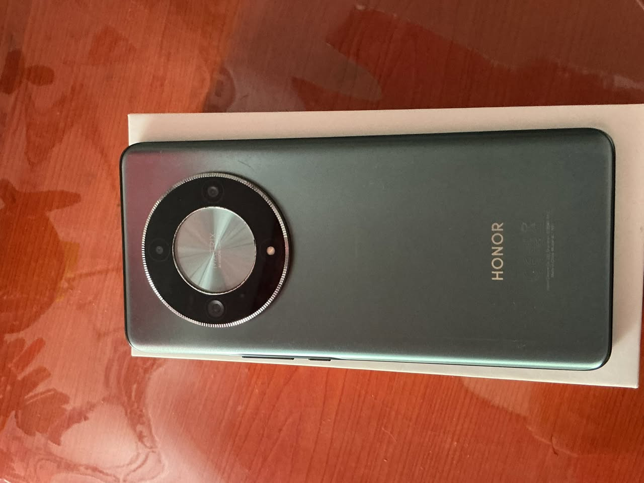 السلام عليكم

جهاز هونر x9b للبيع 

ذاكرة  G 256 وعشوائية 12 G

بطارية 5800

المعالج سناب دراگون 6 جين 1 يشغل 90 فريم ببجي باقي الالعاب يشغل 120 فريم 

كامرة 108 ميكابكسل 

الجهاز  مكفول ما مبدل بي اي قطعة  

السعر 250قفله

مكاني واسط الكوت

للاستفسار ادخل واتساب ***********
