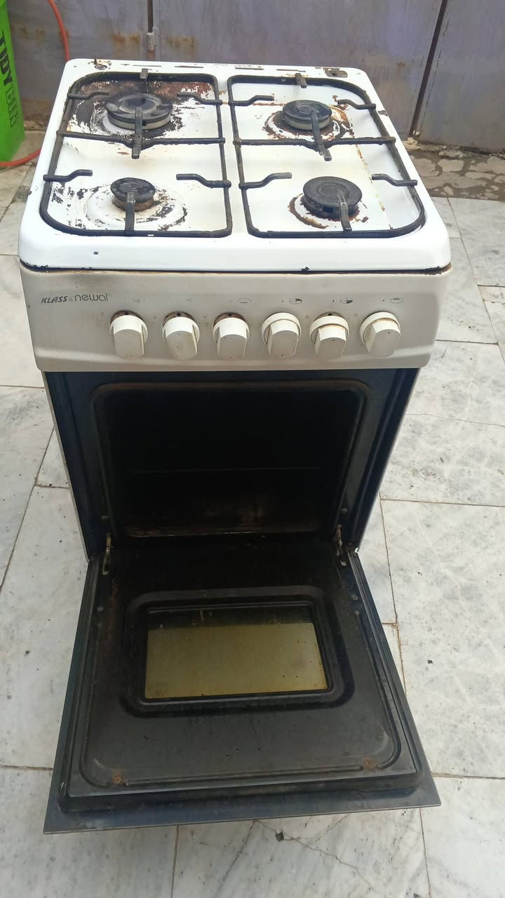 طباخ مستخدم للبيع شغال العنوان الاسكان الصناعي السعر 50
***********
