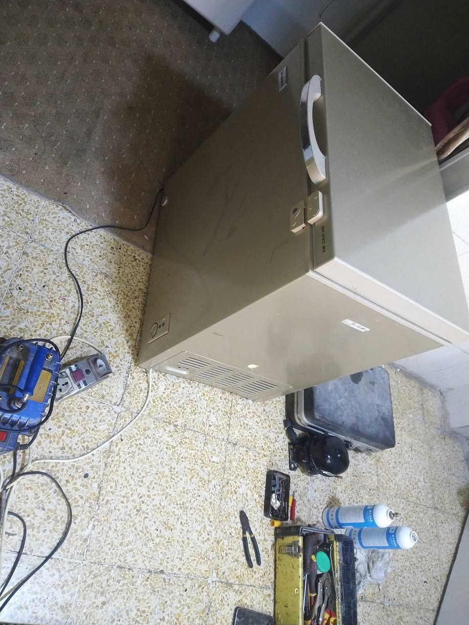 جانب من اعمالنا لهذا اليوم  في صيانة ثلاجة هيتاشي اربع ابواب بعد ان وجدناها بلا تجميد ولا تبريد وفي اسوء حال والحمد لله تم ارجاعها الى وضعها الطبيعي بافضل تجميد وتبريد وبضمان ثلاث سنوات.  

كم تم صيانة عارضة صناعية في معمل مثلجات في الحي الصناعي وبضمان سنة.  

وتم صيانة مجمدة في شقق جامعة بابل نوع دنكة وتم تبديل ضاغط فيها بضمان ثلاث سنوات. 
كما تم تبديل ضاغط ثلاجة في منطقة سيف سعد بضمان ثلاث سنوات. 

صيانة موقعية داخل الحلة وعمل بما يرضي الله بضمان ثلاث سنوات هاتف ووتساب  *********** صيانة موقعية داخل الحلة ونواحيها
